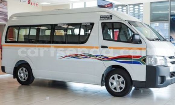 Nunua Ilio tumika Toyota Hiace White Gari ndani ya Ezulwini nchini Hhohho Nunua Ilio tumika Toyota Hiace White Gari ndani ya Ezulwini nchini Hhohho