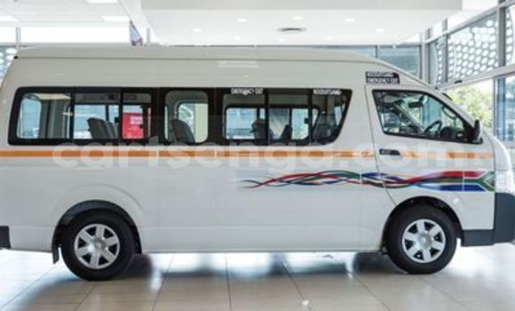 Nunua Ilio tumika Toyota Hiace White Gari ndani ya Ezulwini nchini Hhohho Nunua Ilio tumika Toyota Hiace White Gari ndani ya Ezulwini nchini Hhohho