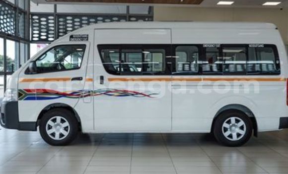 Nunua Ilio tumika Toyota Hiace White Gari ndani ya Ezulwini nchini Hhohho Nunua Ilio tumika Toyota Hiace White Gari ndani ya Ezulwini nchini Hhohho