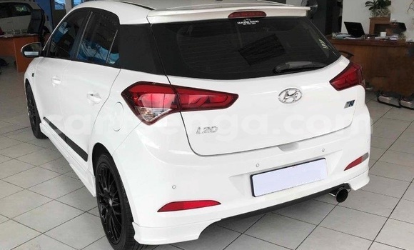 Buy Used Hyundai i20 White Car in Import - Dubai in Hhohho Buy Used Hyundai i20 White Car in Import - Dubai in Hhohho