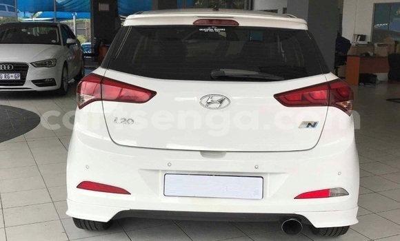 Buy Used Hyundai i20 White Car in Import - Dubai in Hhohho Buy Used Hyundai i20 White Car in Import - Dubai in Hhohho