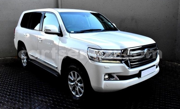 Buy Used Toyota Land Cruiser White Car in Mbabane in Manzini Buy Used Toyota Land Cruiser White Car in Mbabane in Manzini