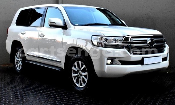Buy Used Toyota Land Cruiser White Car in Mbabane in Manzini Buy Used Toyota Land Cruiser White Car in Mbabane in Manzini