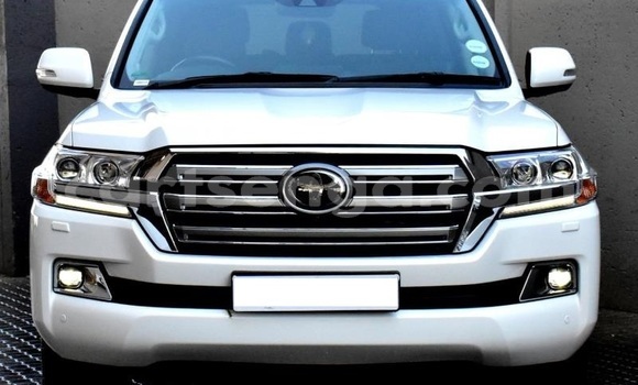 Buy Used Toyota Land Cruiser White Car in Mbabane in Manzini Buy Used Toyota Land Cruiser White Car in Mbabane in Manzini