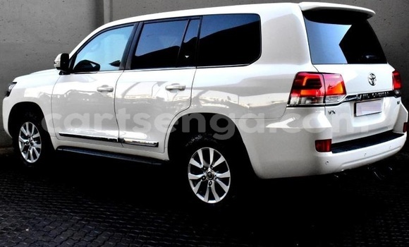 Buy Used Toyota Land Cruiser White Car in Mbabane in Manzini Buy Used Toyota Land Cruiser White Car in Mbabane in Manzini