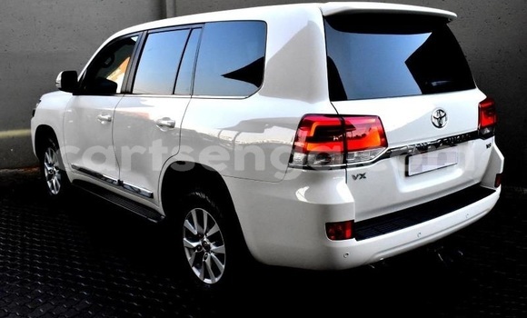 Buy Used Toyota Land Cruiser White Car in Mbabane in Manzini Buy Used Toyota Land Cruiser White Car in Mbabane in Manzini
