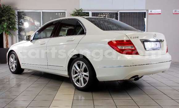 Buy Import Mercedes‒Benz C–Class White Car in Ezulwini in Hhohho Buy Import Mercedes‒Benz C–Class White Car in Ezulwini in Hhohho