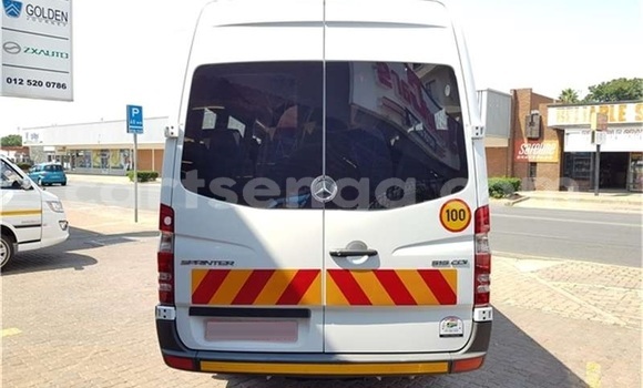 Buy Used Mercedes‒Benz W115 White Car in Import - Dubai in Hhohho Buy Used Mercedes‒Benz W115 White Car in Import - Dubai in Hhohho