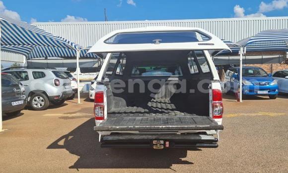 Acheter Occasion Voiture Toyota Hilux Blanc à Big Bend, Lubombo Acheter Occasion Voiture Toyota Hilux Blanc à Big Bend, Lubombo