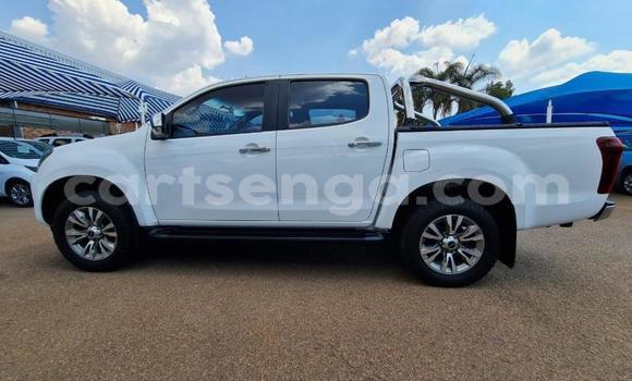 Nunua Ilio tumika Isuzu KB White Gari ndani ya Big Bend nchini Lubombo Nunua Ilio tumika Isuzu KB White Gari ndani ya Big Bend nchini Lubombo