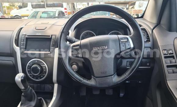 Nunua Ilio tumika Isuzu KB White Gari ndani ya Big Bend nchini Lubombo Nunua Ilio tumika Isuzu KB White Gari ndani ya Big Bend nchini Lubombo