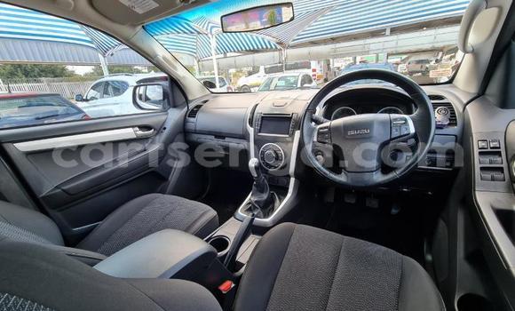 Nunua Ilio tumika Isuzu KB White Gari ndani ya Big Bend nchini Lubombo Nunua Ilio tumika Isuzu KB White Gari ndani ya Big Bend nchini Lubombo