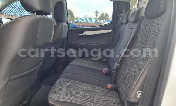 Nunua Ilio tumika Isuzu KB White Gari ndani ya Big Bend nchini Lubombo Nunua Ilio tumika Isuzu KB White Gari ndani ya Big Bend nchini Lubombo