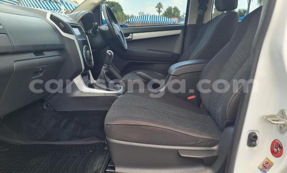 Nunua Ilio tumika Isuzu KB White Gari ndani ya Big Bend nchini Lubombo Nunua Ilio tumika Isuzu KB White Gari ndani ya Big Bend nchini Lubombo