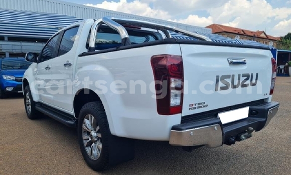 Nunua Ilio tumika Isuzu KB White Gari ndani ya Big Bend nchini Lubombo Nunua Ilio tumika Isuzu KB White Gari ndani ya Big Bend nchini Lubombo