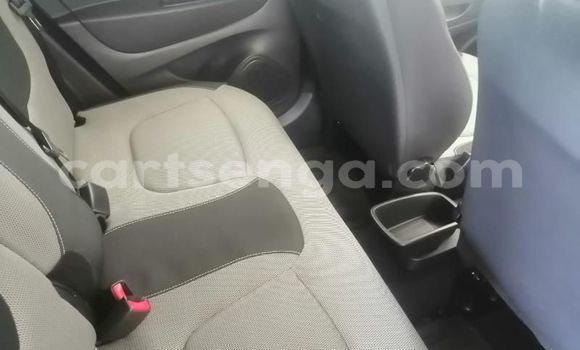 Nunua Ilio tumika Renault Captur Blue Gari ndani ya Ezulwini nchini Hhohho Nunua Ilio tumika Renault Captur Blue Gari ndani ya Ezulwini nchini Hhohho
