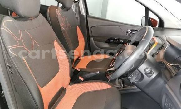 Nunua Ilio tumika Renault Captur Black Gari ndani ya Big Bend nchini Wilaya ya Lubombo Nunua Ilio tumika Renault Captur Black Gari ndani ya Big Bend nchini Wilaya ya Lubombo
