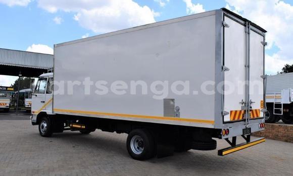 Acheter Occasion Utilitaire Nissan UD Blanc à Big Bend, Lubombo Acheter Occasion Utilitaire Nissan UD Blanc à Big Bend, Lubombo