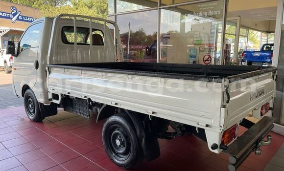 Buy Used Hyundai H1 White Car in Big Bend in Lubombo Buy Used Hyundai H1 White Car in Big Bend in Lubombo