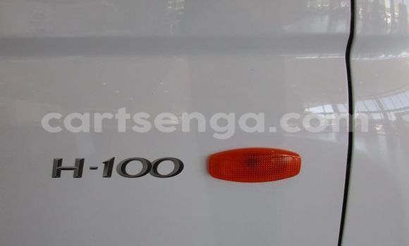 Buy Used Hyundai H1 White Car in Bulembu in Hhohho Buy Used Hyundai H1 White Car in Bulembu in Hhohho