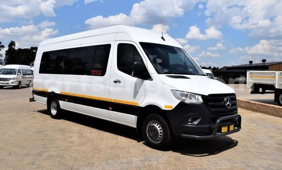 Nunua Ilio tumika Mercedes‒Benz Esprit White Gari ndani ya Ezulwini nchini Hhohho