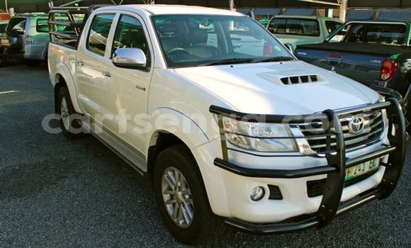 Nunua Ilio tumika Toyota Hilux White Gari ndani ya Ezulwini nchini Hhohho Nunua Ilio tumika Toyota Hilux White Gari ndani ya Ezulwini nchini Hhohho