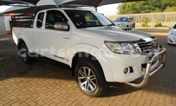 Buy Used Toyota Hilux White Car in Ezulwini in Hhohho