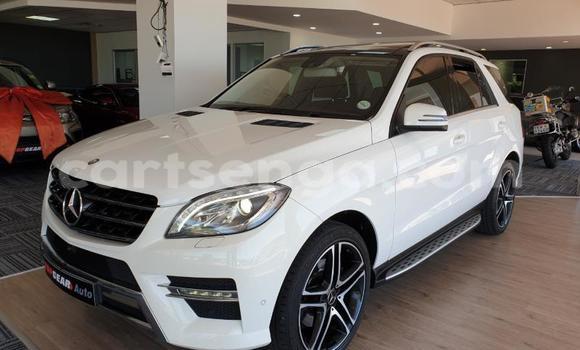 Nunua Ilio tumika Mercedes‒Benz ML–Class White Gari ndani ya Hlatikulu nchini Wilaya ya Shiselweni Nunua Ilio tumika Mercedes‒Benz ML–Class White Gari ndani ya Hlatikulu nchini Wilaya ya Shiselweni