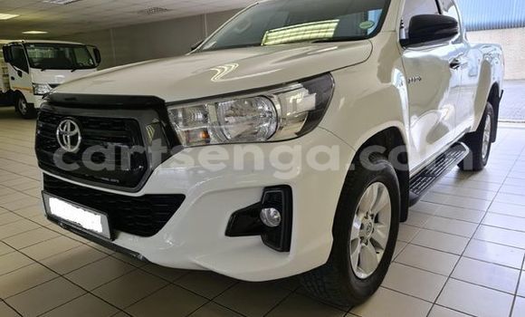 Buy Used Toyota Hilux White Car in Ezulwini in Hhohho Buy Used Toyota Hilux White Car in Ezulwini in Hhohho