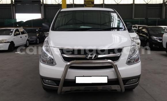 Acheter Occasion Voiture Hyundai H1 Blanc à Mbabane, Manzini Acheter Occasion Voiture Hyundai H1 Blanc à Mbabane, Manzini