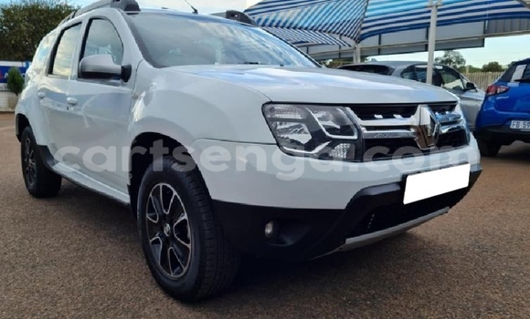 Nunua Ilio tumika Renault Duster White Gari ndani ya Big Bend nchini Lubombo