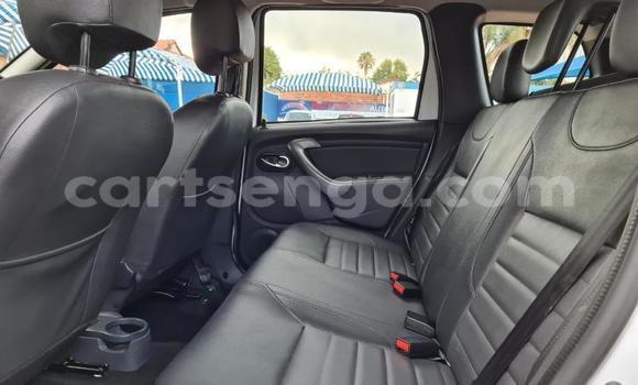 Nunua Ilio tumika Renault Duster White Gari ndani ya Big Bend nchini Lubombo Nunua Ilio tumika Renault Duster White Gari ndani ya Big Bend nchini Lubombo