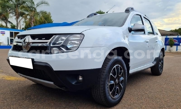 Nunua Ilio tumika Renault Duster White Gari ndani ya Big Bend nchini Lubombo Nunua Ilio tumika Renault Duster White Gari ndani ya Big Bend nchini Lubombo