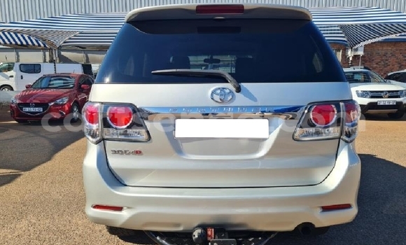 Acheter Occasion Voiture Toyota Fortuner Gris à Bulembu, Hhohho Acheter Occasion Voiture Toyota Fortuner Gris à Bulembu, Hhohho