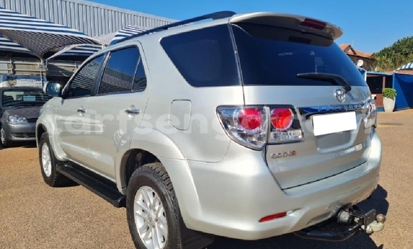 Acheter Occasion Voiture Toyota Fortuner Gris à Bulembu, Hhohho Acheter Occasion Voiture Toyota Fortuner Gris à Bulembu, Hhohho