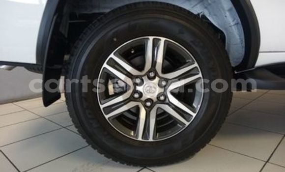 Nunua Ilio tumika Toyota Fortuner White Gari ndani ya Big Bend nchini Wilaya ya Lubombo Nunua Ilio tumika Toyota Fortuner White Gari ndani ya Big Bend nchini Wilaya ya Lubombo