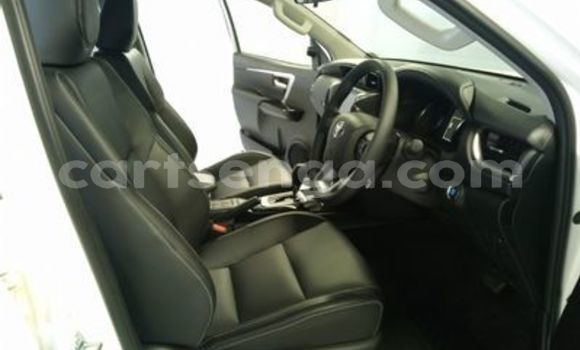 Nunua Ilio tumika Toyota Fortuner White Gari ndani ya Big Bend nchini Wilaya ya Lubombo Nunua Ilio tumika Toyota Fortuner White Gari ndani ya Big Bend nchini Wilaya ya Lubombo