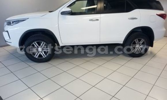 Nunua Ilio tumika Toyota Fortuner White Gari ndani ya Big Bend nchini Wilaya ya Lubombo Nunua Ilio tumika Toyota Fortuner White Gari ndani ya Big Bend nchini Wilaya ya Lubombo