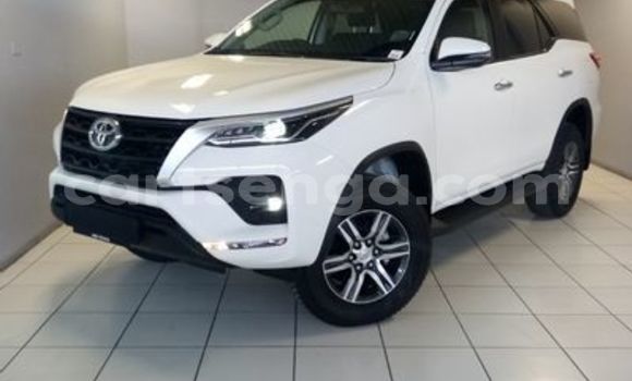 Nunua Ilio tumika Toyota Fortuner White Gari ndani ya Big Bend nchini Wilaya ya Lubombo Nunua Ilio tumika Toyota Fortuner White Gari ndani ya Big Bend nchini Wilaya ya Lubombo