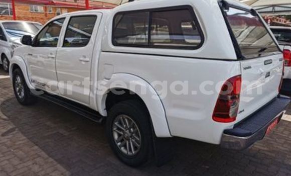 Nunua Ilio tumika Toyota Hilux White Gari ndani ya Big Bend nchini Wilaya ya Lubombo Nunua Ilio tumika Toyota Hilux White Gari ndani ya Big Bend nchini Wilaya ya Lubombo