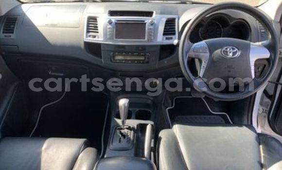 Nunua Ilio tumika Toyota Hilux White Gari ndani ya Big Bend nchini Lubombo Nunua Ilio tumika Toyota Hilux White Gari ndani ya Big Bend nchini Lubombo