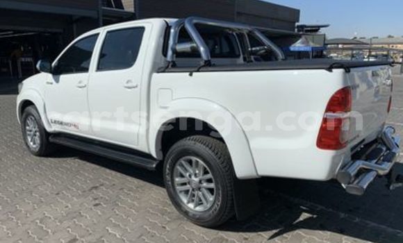Nunua Ilio tumika Toyota Hilux White Gari ndani ya Big Bend nchini Lubombo Nunua Ilio tumika Toyota Hilux White Gari ndani ya Big Bend nchini Lubombo