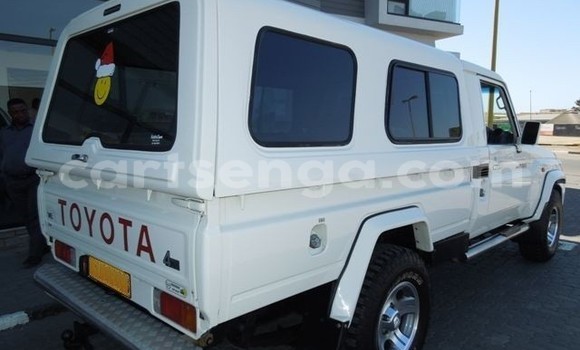 Buy Import Toyota Land Cruiser White Car in Import - Dubai in Hhohho Buy Import Toyota Land Cruiser White Car in Import - Dubai in Hhohho