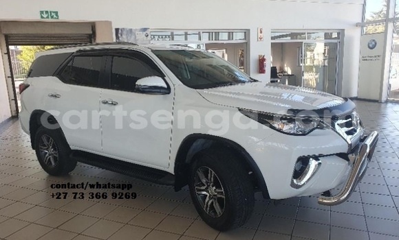 Buy Used Toyota Fortuner White Car in Mbabane in Manzini Buy Used Toyota Fortuner White Car in Mbabane in Manzini