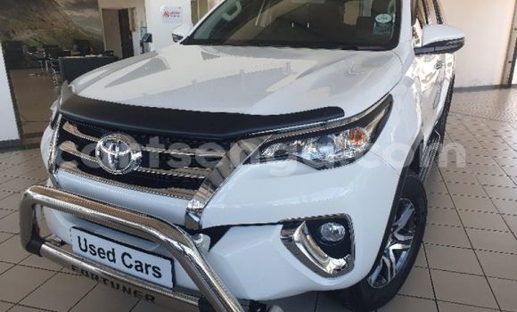 Buy Used Toyota Fortuner White Car in Mbabane in Manzini Buy Used Toyota Fortuner White Car in Mbabane in Manzini