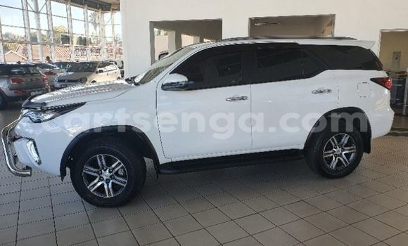 Buy Used Toyota Fortuner White Car in Mbabane in Manzini Buy Used Toyota Fortuner White Car in Mbabane in Manzini