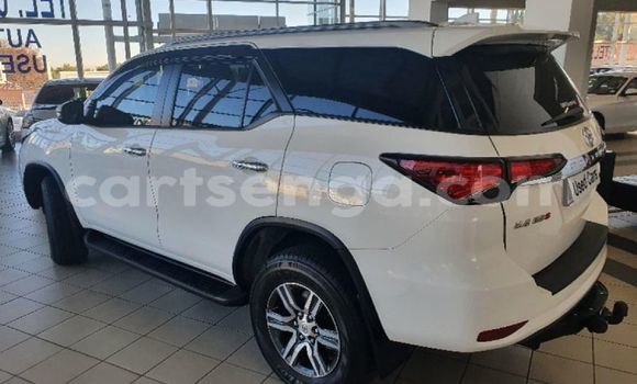Buy Used Toyota Fortuner White Car in Mbabane in Manzini Buy Used Toyota Fortuner White Car in Mbabane in Manzini