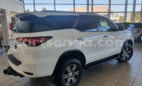 Buy Used Toyota Fortuner White Car in Mbabane in Manzini Buy Used Toyota Fortuner White Car in Mbabane in Manzini