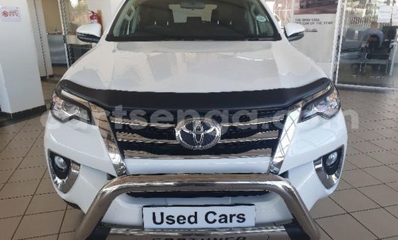 Buy Used Toyota Fortuner White Car in Mbabane in Manzini Buy Used Toyota Fortuner White Car in Mbabane in Manzini