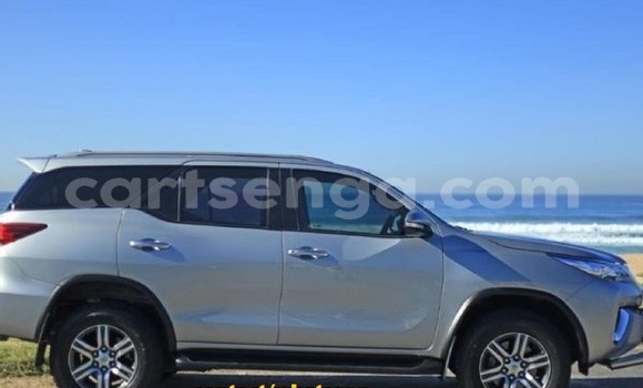 Nunua Ilio tumika Toyota Fortuner Silver Gari ndani ya Mbabane nchini Manzini